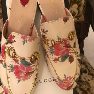 Gucci Princetown cream horse bit rose mules. Never worn.